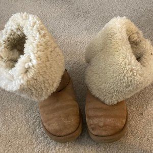 Ugg Bailey Button Triplet II Genuine Shearling Boot  Size 6